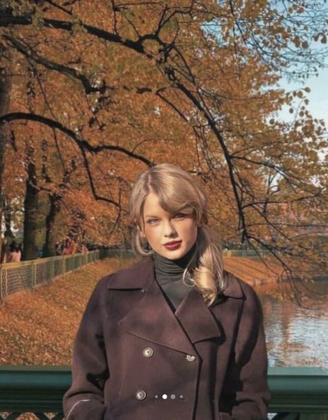 Autumn Taylor Swift, Fall Cozy Aesthetic, Taylor Swift Fall, Cream Clothing, V Neck Shirts, Cardigan Sweaters, Happy Thanksgiving, Taylor Swift, Swift