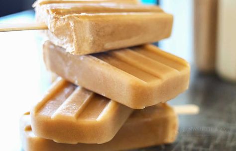 2 Ingredient Coconut Mocha Pops are super easy to make & perfect for cooling down. Root Beer Float Popsicles, Sugar Free Popsicles, Coffee Popsicles, Vegan Nice Cream, Banana Popsicles, Love Herbs, Frozen Dessert Recipes, Beer Decor, Coffee Syrups