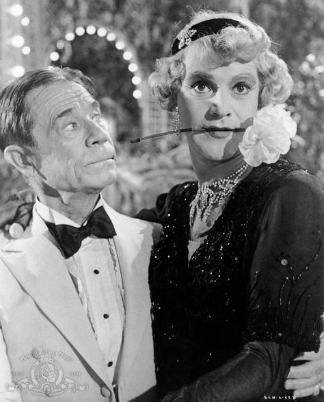 Delightful actors. Still of Joe E. Brown and Jack Lemon in Some Like It Hot. Good Comedy Movies, Jack Lemmon, Fritz Lang, Tony Curtis, Jerry Lewis, I Love Cinema, Hooray For Hollywood, Some Like It Hot, Lauren Bacall