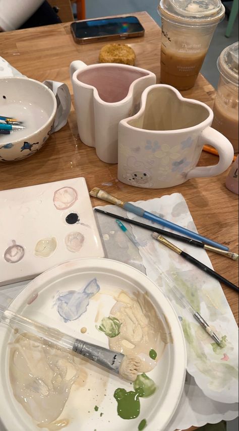 #inspo #sanrio #colormemine #painting Muka Lelaki, Hobbies To Try, Arte Van Gogh, Artist Aesthetic, Pottery Crafts, Ceramics Pottery Art, Ceramics Ideas Pottery, Fake Story, Pottery Painting