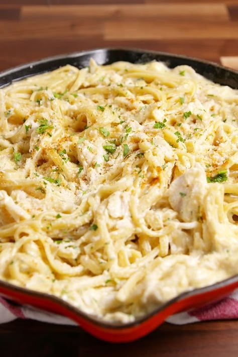 Crab Alfredo Pasta, Crab Alfredo Recipe, Crab Alfredo, Crab Pasta, Crab Meat Recipes, Pasta Penne, Crab Dishes, Alfredo Recipe, Crab Recipes