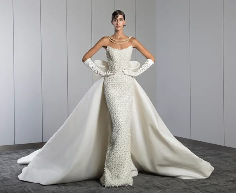 Strapless Beaded Dress, Saiid Kobeisy, White Gown, Fashion Gowns, Dream Wedding Ideas Dresses, Elegante Casual, A Wedding Dress, Wedding Dress Couture, Gala Dresses