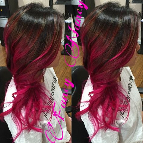 Ombre Hair Color Pink, Pink Hair Balayage, Red And Pink Hair, Violet Balayage, Magenta Hair Colors, Pink Balayage, Red Balayage Hair, Pink Ombre Hair, Magenta Hair