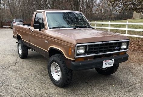 Only 36K Miles: 1986 Ford Ranger STX #ForSale  - https://barnfinds.com/only-36k-miles-1986-ford-ranger-stx/ 1986 Ford Ranger, 1988 Ford Ranger, Ford Ranger Lifted, Libertyville Illinois, Food Truck Interior, 1980s Cars, Vintage 4x4, Ford Highboy, Ranger Ford