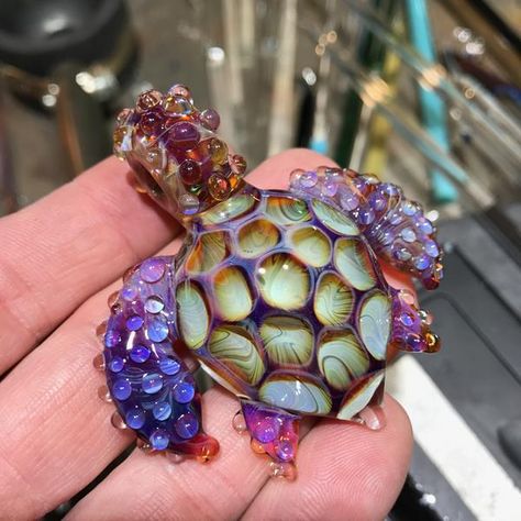 Glass Sea Turtle, Baby Sea Turtles, Sea Turtle Art, Sea Turtle Necklace, Turtle Jewelry, Turtle Love, Blown Glass Art, Turtle Art, Cute Turtles