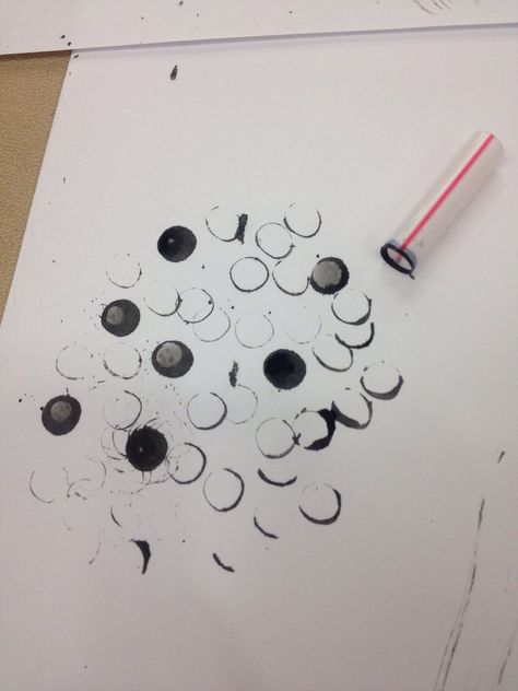 Mark making in art class. Straw and ink=Circles. Bubble Pattern Design, Christmas Gifts Teachers, Mark Making Art, Painting Bubbles, Diy Teacher Christmas Gifts, Stamp Print, Teachers Diy, Ink Wash, Creative Painting