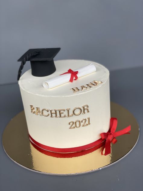 Graduation Cake Ideas Simple, Simple Graduation Cake Designs, Blue Wedding Cupcakes, Degree Cake, Simple Graduation Cakes, College Graduation Cakes, Birth Cakes, Graduation Cake Designs, Congratulations Cake