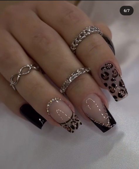 Dog Nail Art, Print Nail Art, Elegant Touch Nails, Fancy Nails Designs, Nails Design With Rhinestones, Girly Acrylic Nails, Work Nails, Leopard Nails, Pretty Nail Art Designs