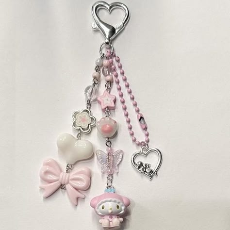 Baby My melody beaded keychain 🍼🎀 Handmade by me!... - Depop My Melody Charm, Baby My Melody, Cute Keychain Ideas, My Melody Accessories, Frog Queen, My Melody Keychain, Keychain Clay, Decorate Your Backpack, Cute Phone Charms