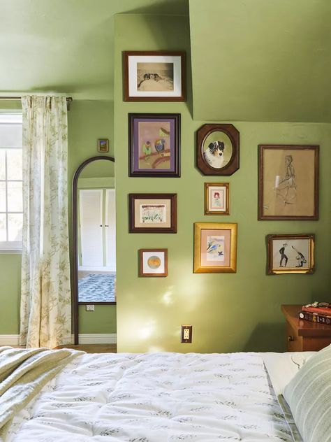 26 Family Picture Wall Ideas You'll Want to Try at Home Bright Colors For Bedroom Walls, Lime Green Walls Bedroom, Green Trim Green Walls, Bright Green Room Ideas Bedroom, Green Room Ideas Bedroom Decor, Pistachio Green Room, Wall Color Ideas Green, Green Room Ideas Aesthetic, Room Inspo Green Walls