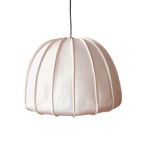 Hanglamp Hozuki is een prachtig item voor boven je eettafel. De lamp is gemaakt van papier en heeft een witte kleur. Dit maakt het mogelijk om de hanglamp te co Ay Illuminate, Large Pendant Lighting, Paper Light, Contemporary Lamps, Light Beam, Luminaire Design, Modern Floor Lamps, Suspension Lamp, Modern Pendant Light