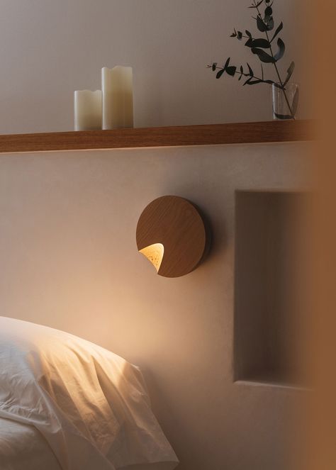 vibia-the-edit-vibia-private-mediterranean-villa-dots-3 Wall Lamp Design Bedroom, Japandi Wall Lamp, Bedroom Lamps Design, Treehouse Bedroom, Vibia Lighting, Bedside Reading Light, Ceiling Lamp Design, Japandi Living, Beautiful Table Lamp