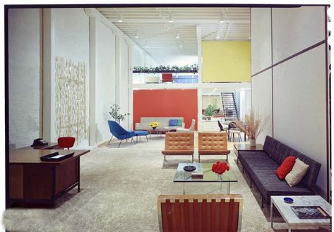 How to be Florence Knoll in 10 Easy Steps - Metropolis Knoll Office, Florence Knoll Sofa, Knoll Sofa, Office Vibes, Living Room Vintage, Modernist Furniture, Art Appliqué, Corporate Interiors, Florence Knoll