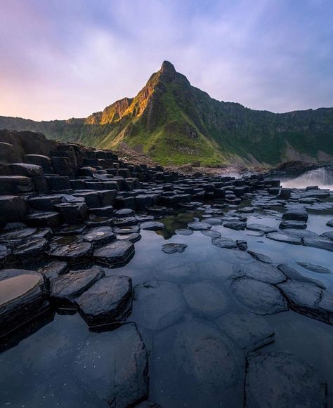 Northern Ireland Itinerary, Ireland Facts, Antrim Ireland, Ireland Aesthetic, Moving To Ireland, Giants Causeway, Belfast Ireland, Ireland History, Ireland Itinerary