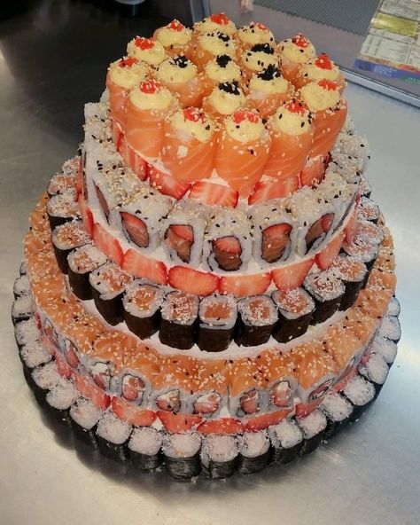 Sushi Cake, Pretty Birthday Cakes, Sweet Snacks Recipes, Birthday Food, Food Obsession, Finger Food, Pretty Food, Sweet Snacks, Food Cravings