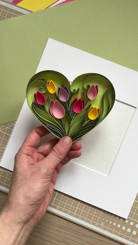 3d Tulips Craft, Paper Quilling Tulips Tutorial, Simple Paper Quilling Ideas, Free Quilling Patterns Printables Design, Quilling Tulips Tutorial, 3d Paper Quilling Ideas, Quilling Heart Designs, Quilling Ideas Flowers, Quiling Paper Art Projects