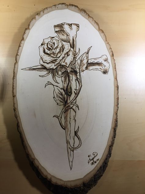 Spike Cross. Hand wood burn. Cross Wood Burning Design, Christian Wood Burning, Western Wood Burning Ideas, Wooden Spoon Crafts, Beginner Wood Burning, Cross Drawing, Wood Burning Patterns Stencil, Wood Burning Stencils, Eagle Drawing