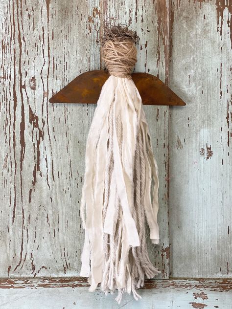 Primitive Christmas Tree Ornaments Diy, Farmhouse Angel Tree Topper, Rustic Angel Tree Topper, Rustic Angels Diy, The Shabby Tree Crafts, Primitive Christmas Diy, Diy Primitive Christmas Decor, Primitive Angel Patterns, Angel Diy Crafts