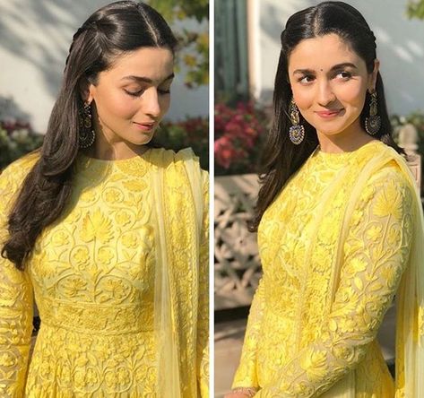 Alia Bhatt in yellow dress Kurthi Hair Styles For Long Hair, Hairstyle On Kurti Wear Indian, Hairstyles For Anarkali Dress, Anarkali Hairstyles, Hairstyles For Kurti For Women, Ali Bhatt, Rani Har, Alia Bhatt Hairstyles, Jacket Lehenga