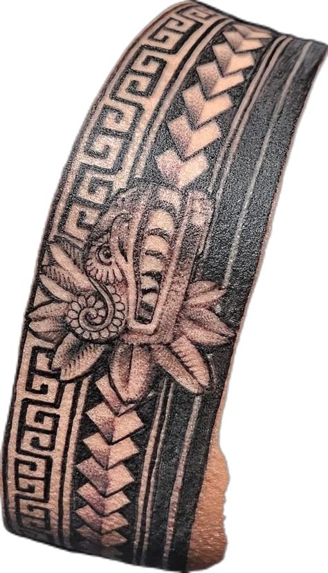 Ruth Moreno Winchester | brazalete de Quetzalcoatl CITAS EN LA CDMX | Instagram Skull Arm Band Tattoo, Aztec Bracelet Tattoo, Mayan Band Tattoo, Aztec Knee Tattoo, Mexican Pattern Tattoo, Chichimeca Tattoo, Mayan Tattoos Men, Angelina Tattoo, Matthew Tattoo