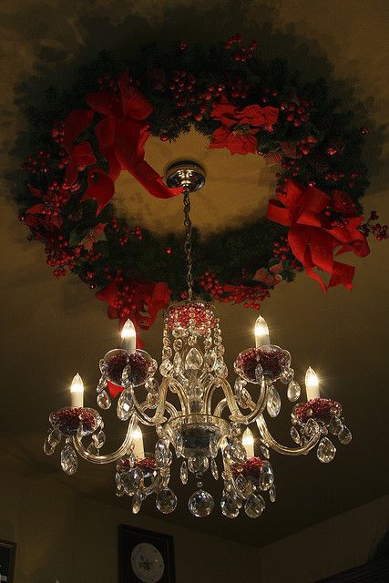 A **Christmas** Wreath as a Ceiling Medallion for your Chandelier::Brilliant! Christmas Chandeliers, Christmas Chandelier, Have Inspiration, Ceiling Medallion, Primitive Christmas, Noel Christmas, Christmas Love, Christmas Deco, Christmas Joy