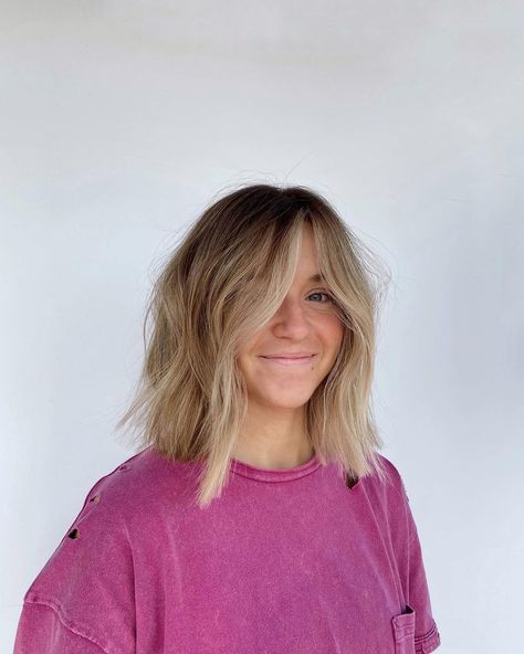 Blond Bob With Money Piece, Partial Balayage Face Framing, Short Balayage With Money Piece, Blended Face Framing Highlights, Short Hair Face Framing Highlights, Short Brown Hair With Blonde Money Piece, Lob With Money Piece, Face Framing Blonde Balayage, Money Piece Balayage Short Hair