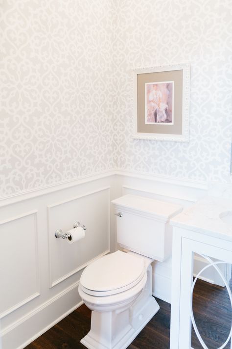 Small Bathroom Wainscoting Ideas, Bathroom Wainscoting Ideas, Half Bath Design, Bathroom Wainscoting, Small Bathroom Wallpaper, Powder Room Wallpaper, French Country Bathroom, Bad Inspiration, Powder Room Design