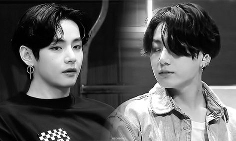 Taekook Moments Gif, Rm And V, Gif Taekook, Jungkook Kim Taehyung, Two Lost Souls, Taekook Gif, Ballet Gif, Hug Gif, Bts Black And White