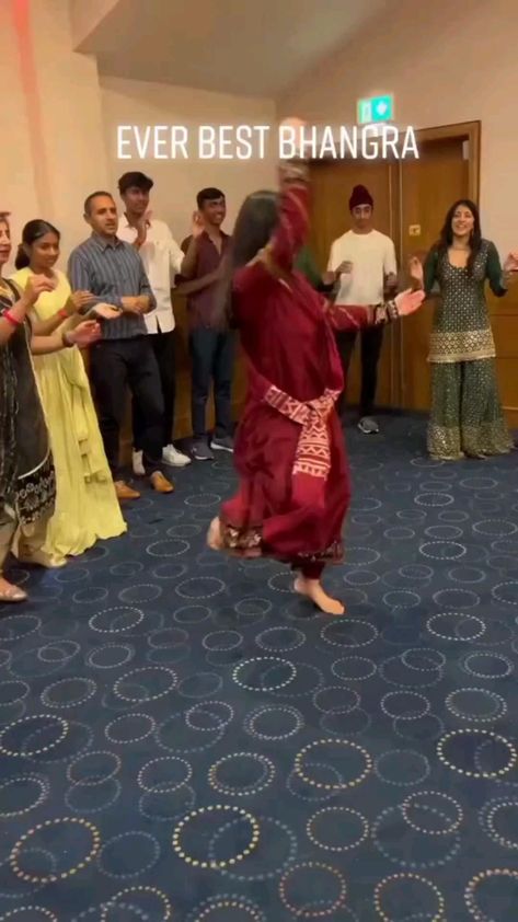 Bhangra Dance Videos, Punjabi Dance, Desi Dance, Bride Groom Dancing, Bhangra Dance, Dancing Video, Contemporary Dance Videos, Wedding Dance Songs, Sangeet Dance