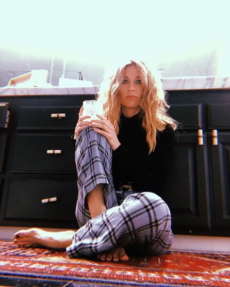 Natalie Zea on Instagram: “Today was the first day of “school.” This is me on the bathroom floor with a beverage, in a turtle neck because the temp dipped below 90.…” Jesica Biel, Natalie Zea, Twitter Video, Instagram Videos, Video X, Download Videos, Photo Download, Technology News, Latest Video