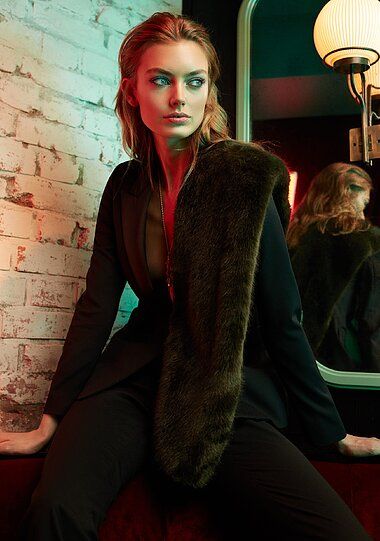 Hanna Verhees (Dutch model) list Hanna Verhees, Fur Scarf, Fitted Suit, Midnight Black, Night Looks, Cashmere Scarf, Fashion Shoot, Model Photos, Global Fashion