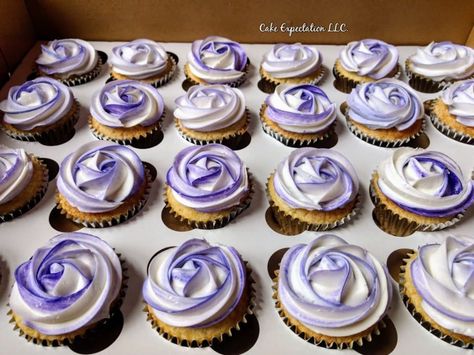 Purple Icing Cupcakes, Purple White And Gold Birthday Cake, Purple And Silver Cupcakes, Purple Frosting Cupcakes, Purple And White Cupcakes, Purple Cupcakes Ideas, Lavender Cakes, Sweet 16 Party Planning, White Wedding Cupcakes