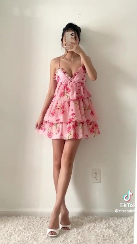 Cute Pink Dress, Modern Vintage Fashion, Fashion Styling, Pink Floral Dress, Really Cute Outfits, Fancy Outfits, Girly Outfits, Fancy Dresses, Vintage Dress