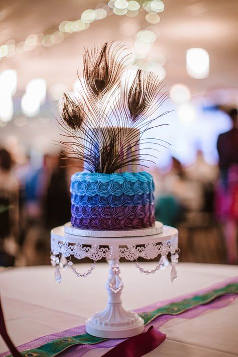 Krishna Theme Cake Ideas, Different Themes For Parties, Peacock Cake Birthday, Janmashtami Cake Ideas, Peacock Cake Ideas, Peacock Theme Cake, Krishna Theme Cake, Peacock Party Theme, Peacock Cupcakes