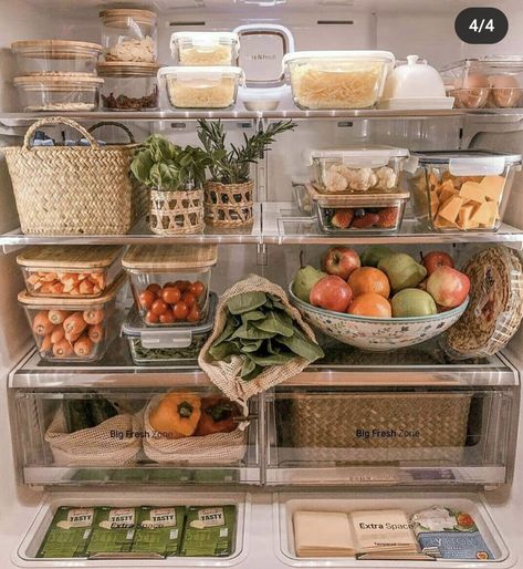 Fridge Goals, Fridge Organisation, Healthy Fridge, Integrative Nutrition, Kitchen Organization Pantry, Kitchen Organisation, Refrigerator Organization, Fridge Organization, Idee Pasto Sano