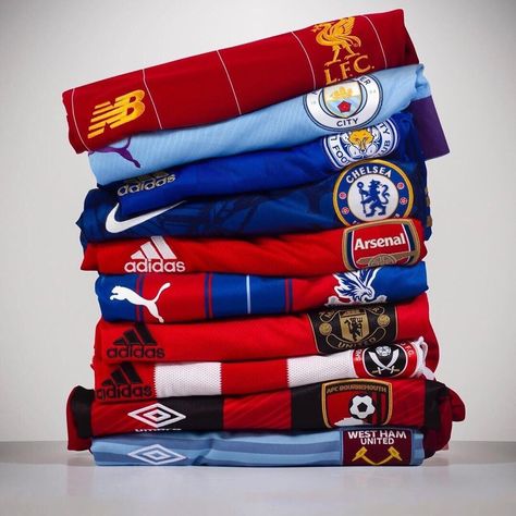 The situation in the Premier League: Football Jersey Wallpaper, Premier League Wallpapers, Premier League Design, English Football Stadiums, Soccer Team Photos, Sports Merch, Sports Photoshoot, Soccer Highlights, Real Madrid Team