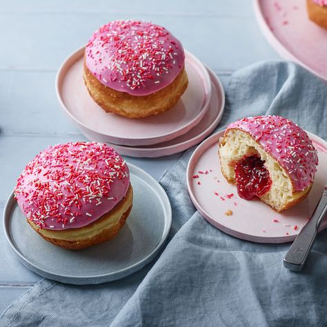 Quick Doughnut Recipe, Paul Hollywood Recipes, British Baking Show Recipes, British Bake Off Recipes, Homemade Raspberry Jam, Bake Off Recipes, Great British Baking Show, British Baking Show, The Great British Bake Off