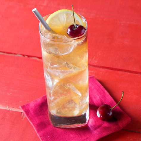 Forget your basic Half & Half! Mix up a bourbon iced tea that’s the cherry on top of any meal or cocktail hour. Refreshing iced tea lemonade is given a tasty twist with Red Stag® black cherry bourbon. The balance of soft, dark cherry and tart lemon pairs perfectly with a hot summer day. Peach Tea Cocktail, Bourbon Mixed Drinks, Bourbon Drinks Recipes, Tea Cocktail Recipes, Iced Tea Cocktails, Flavored Margaritas, Cocktail Recipes Whiskey, Bourbon Recipes, Creamy Cocktails