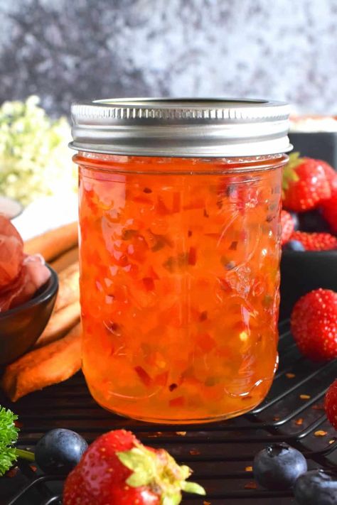 Sweet Pepper Jelly, Jalapeno Recipes Appetizers, Peach Pepper Jelly, Red Pepper Jelly Recipe, Jalapeno Jelly Recipes, Jalapeño Jelly, Pepper Jelly Recipes, Jalapeno Jelly, Red Pepper Jelly