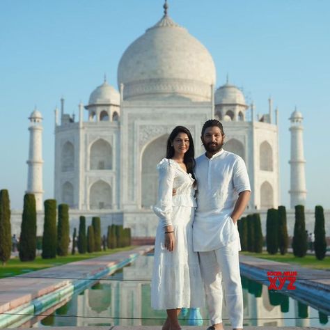 Allu Arjun And Sneha Reddy Stills Celebrating Their 10th Wedding Anniversary At The Taj Mahal #AlluArjun #SnehaReddy #WeddingAnniversary #TheTajMahal Sneha Reddy, Travel Pose, 10th Wedding Anniversary, Family Photo Pose, Travel Pictures Poses, Allu Arjun, Self Portrait Poses, Best Photo Poses, Photo Poses For Couples