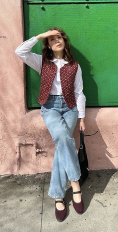 Casual Day Outfits, Quilted Vest, Mode Inspo, Classy Women, Looks Vintage, In A World, Outfits Casuales, Manners, Look Cool