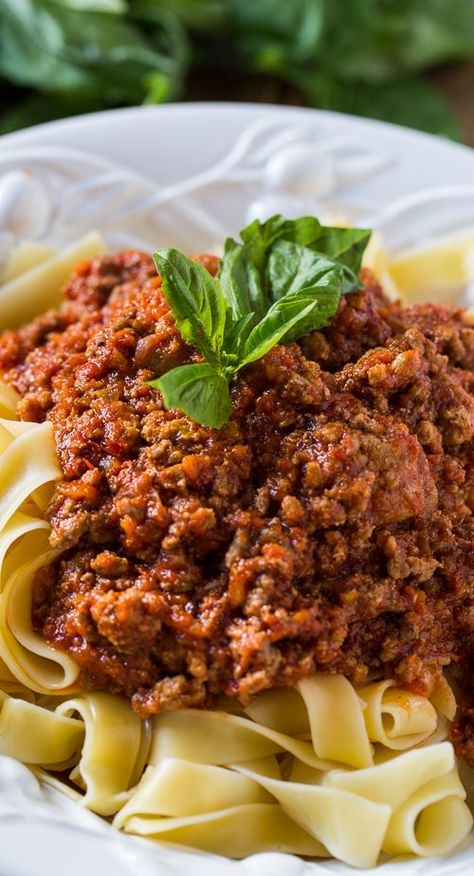 Bolognese Recipes, Vegetable Bolognese, Tvp Recipes, Vegan Empanadas, Best Bolognese Sauce, Pasta Tagliatelle, Homemade Bolognese Sauce, Slow Cooker Bolognese, Yummy Sandwiches