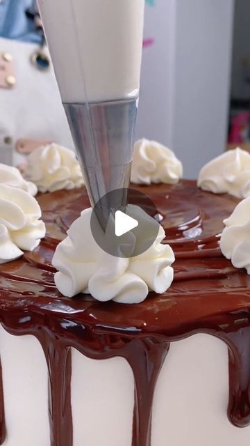 See bio for the gelatin I use and a vegan option 

Whipping up a heavenly frosting, turning cream into clouds of sweetness. 🍰☁️

#... | Instagram Catering Hacks, Stable Whipped Cream Frosting, Stabilized Whipped Cream Frosting, Fondant Tips, Stabilized Whipped Cream, Frosting Recipes Easy, Cracker Toffee, Cake Frosting Recipe, Homemade Frosting