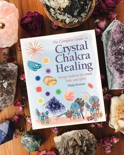 Mile High Beads on Instagram: “Y'all know I love my crystals because #shinysparklythings 🤗 but I honestly don't know a whole lot about them in terms of #crystalhealing…” Books Notes, Metaphysical Books, Healing Spirituality, Crystal Chakra, Study Ideas, Tarot Astrology, Energy Healing Spirituality, Energy Medicine, Xmas List