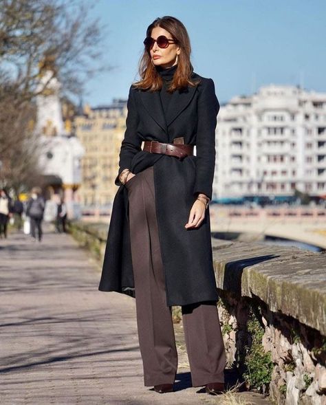 Female Lawyer Fashion, Outfit Formal Mujer, Winter Pant, Female Lawyer, Women Lawyer, Lawyer Fashion, Stylish Outfits For Women Over 50, Monochromatic Fashion, Woman Suit Fashion