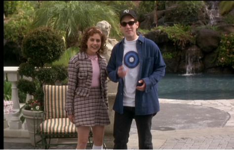 Paul Rudd as Josh and Brittany Murphy as Tai #Clueless #90s Clueless Aesthetic Outfits, Native American Halloween Costume, Clueless Aesthetic, Clueless Costume, Clueless Halloween Costume, Clueless Movie, Cher Outfits, Girl Group Costumes, High School Fashion