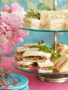 High Tea sandwich recipes. Lets do this... High Tea Sandwiches, High Tea Food, Tea Party Sandwiches, Tea Sandwiches Recipes, Tea Time Food, Party Sandwiches, High Tea Party, Finger Sandwiches, Tea Party Food