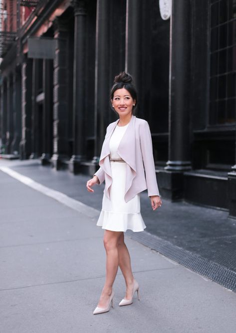 nyc spring work wear for petite women Women Classy Outfits, Dress Work Outfit, Stylish Business Casual, White Ruffle Dress, Extra Petite, Drape Jacket, Dress Drape, Fashion Petite, Dinner Outfits