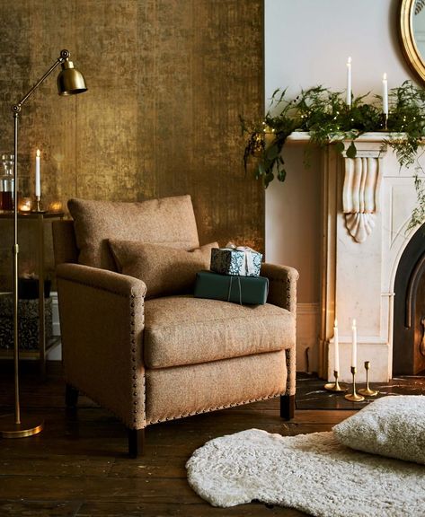 115 Likes, 1 Comments - Neptune (@neptunehomeofficial) on Instagram: “If you’re thinking of updating your Christmas decorating scheme this season, you can’t go far wrong…” Cosy Corners, Harris Tweed Fabric, Blue Cushions, Spare Room, Cushion Filling, Christmas 2019, Harris Tweed, Marmalade, Christmas Decorating