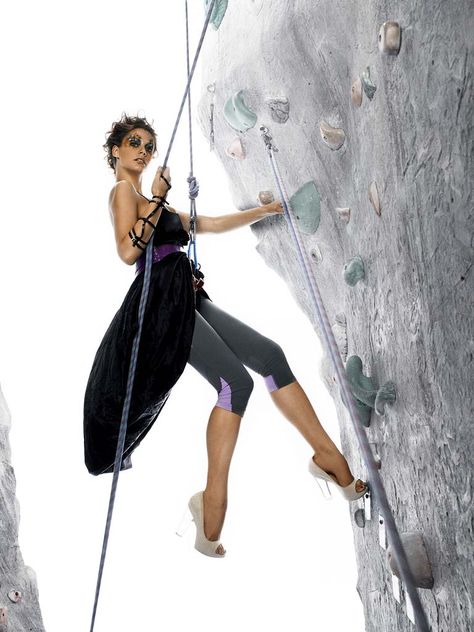 Sarah Hartshorne - Couture Rock Climbing Climbing Photoshoot, Shooting Pose, Climbing Outfits, Model Rock, America's Next Top Model, Next Top Model, Top Models, Shoot Inspiration, Sporty Outfits